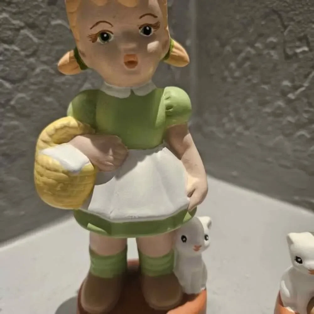 Ceramic Kitsch Boy and Girl Figurines with Kittens 5.5